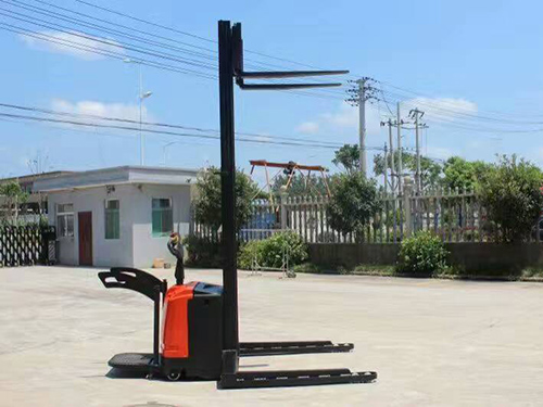 油桶搬運(yùn)車(chē)有什么特點(diǎn)